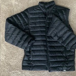 Men’s M REI CO-OP down jacket; black